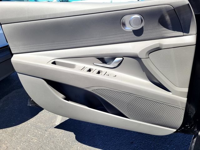 Used 2023 Hyundai Elantra SEL FWD image 13
