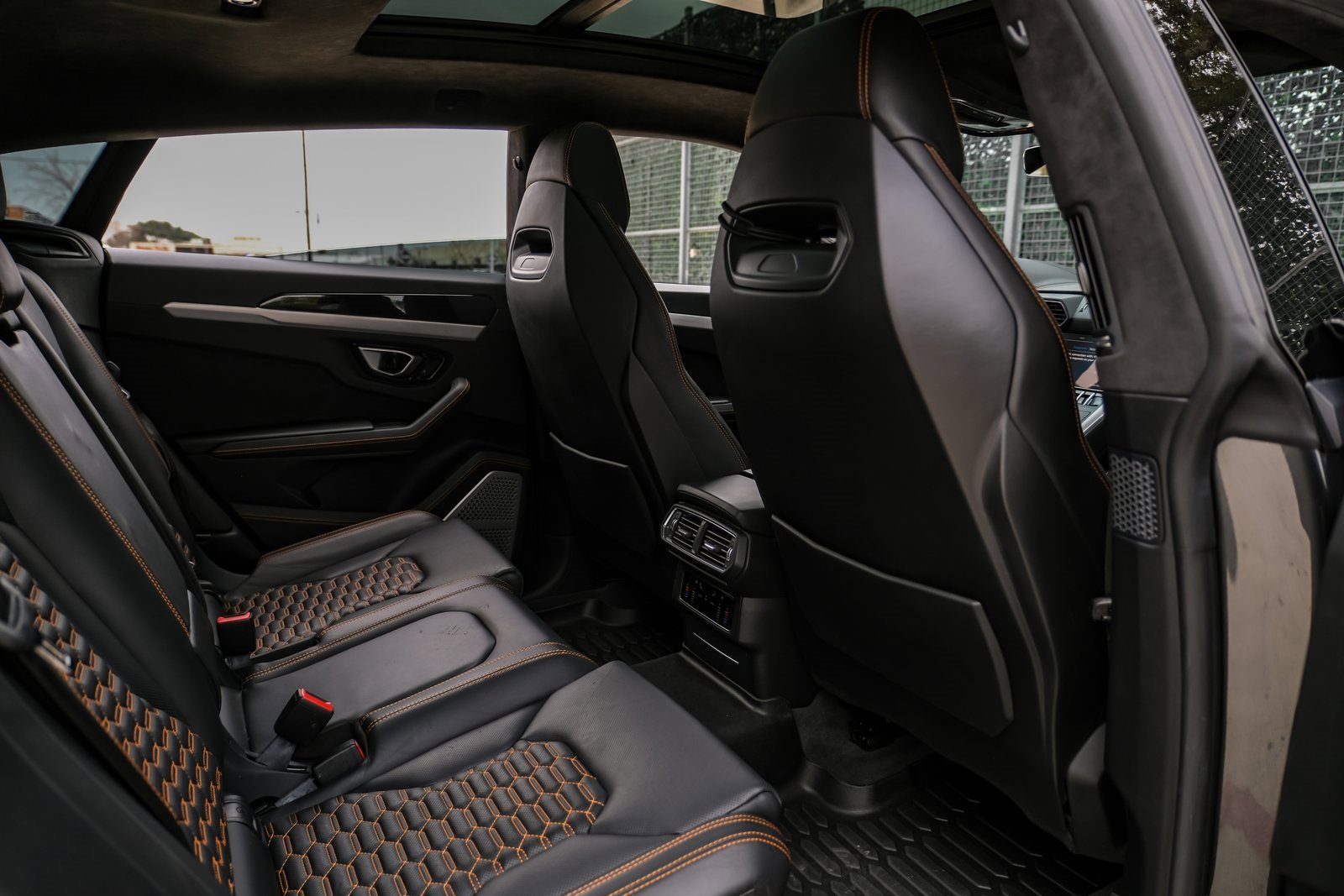 Used 2020 Lamborghini Urus image 37