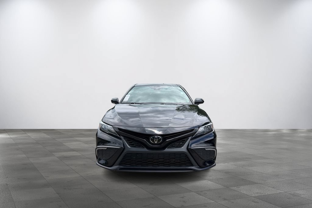 Used 2023 Toyota Camry SE w/ Convenience Package FWD image 2