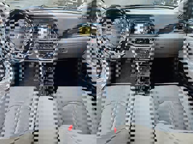 Used 2017 Hyundai Sonata Limited w/ Ultimate Package 04 image 16