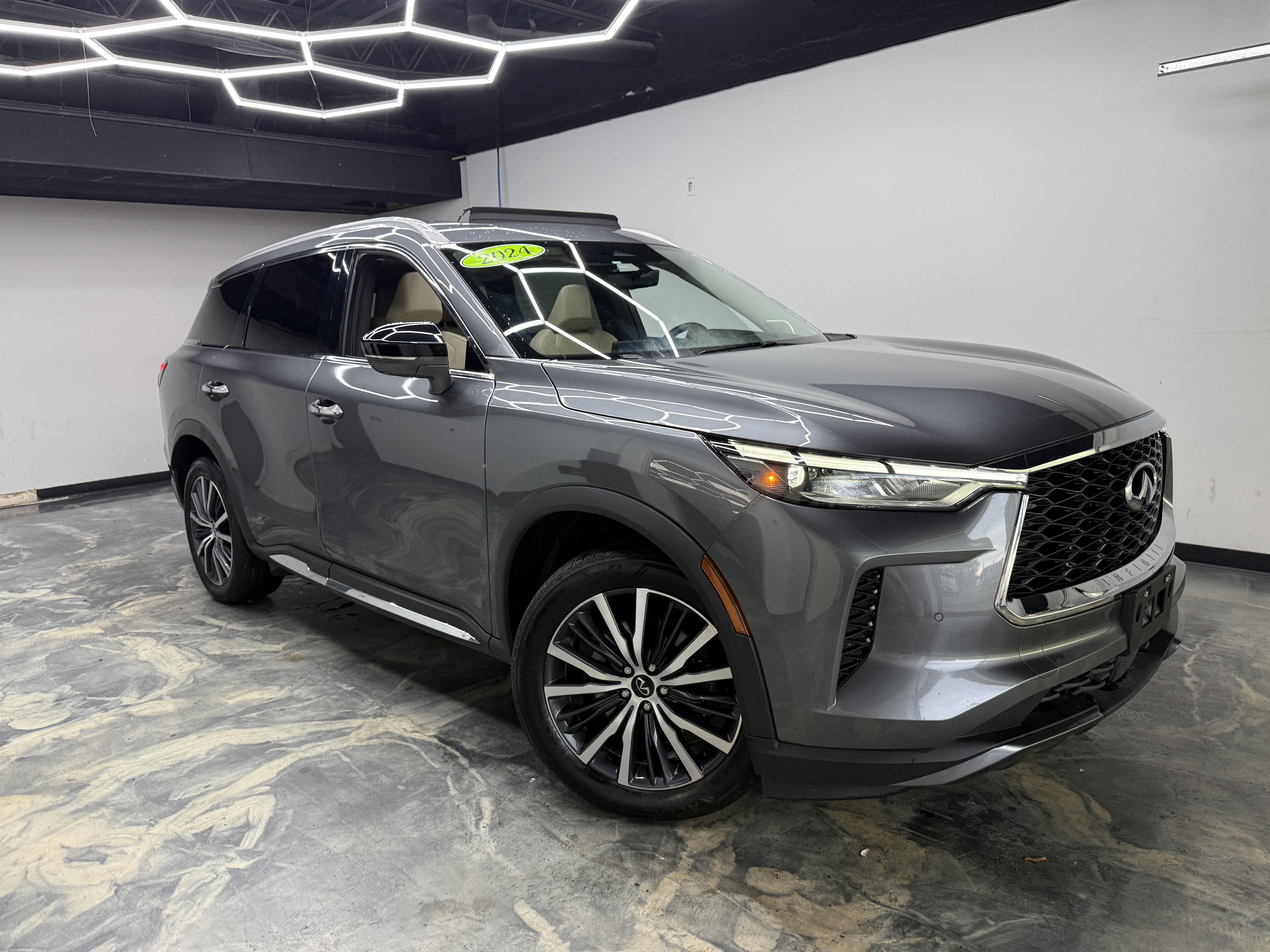 Used 2024 INFINITI QX60 Sensory AWD/4WD image 10