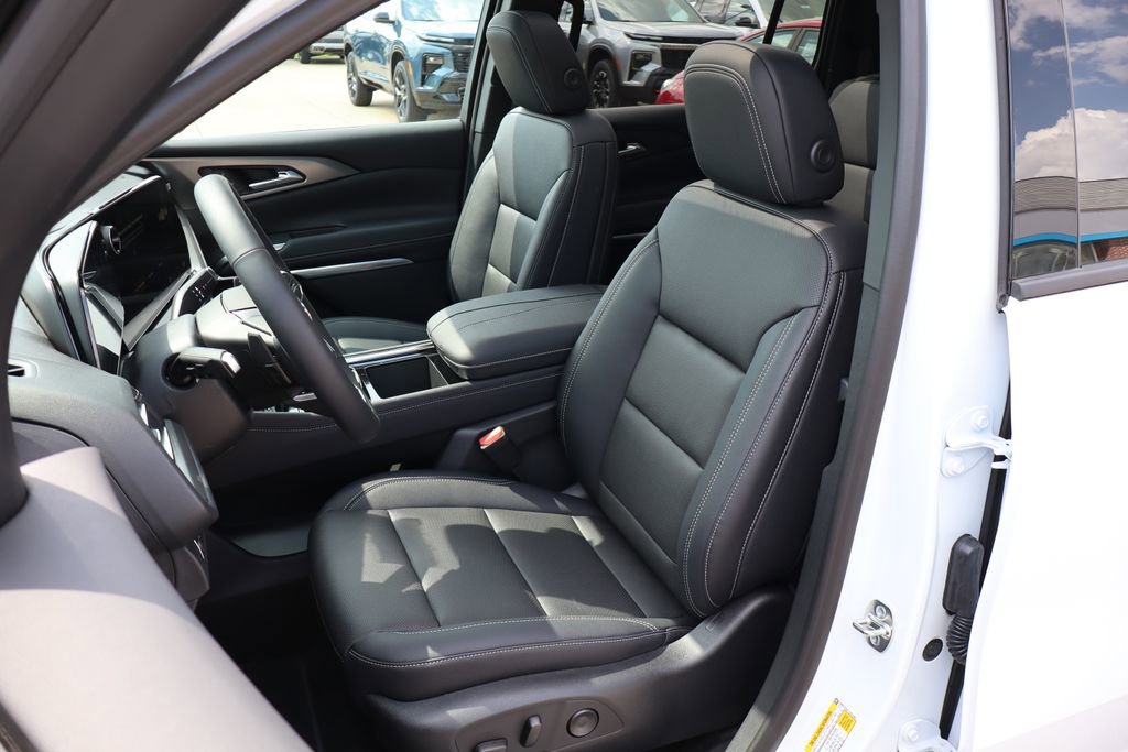 New 2026 Chevrolet Traverse LT w/ Sun and Wheel Package AWD/4WD image 14