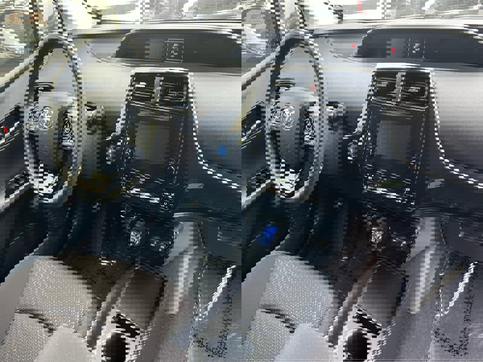 Used 2019 Toyota Prius LE image 19