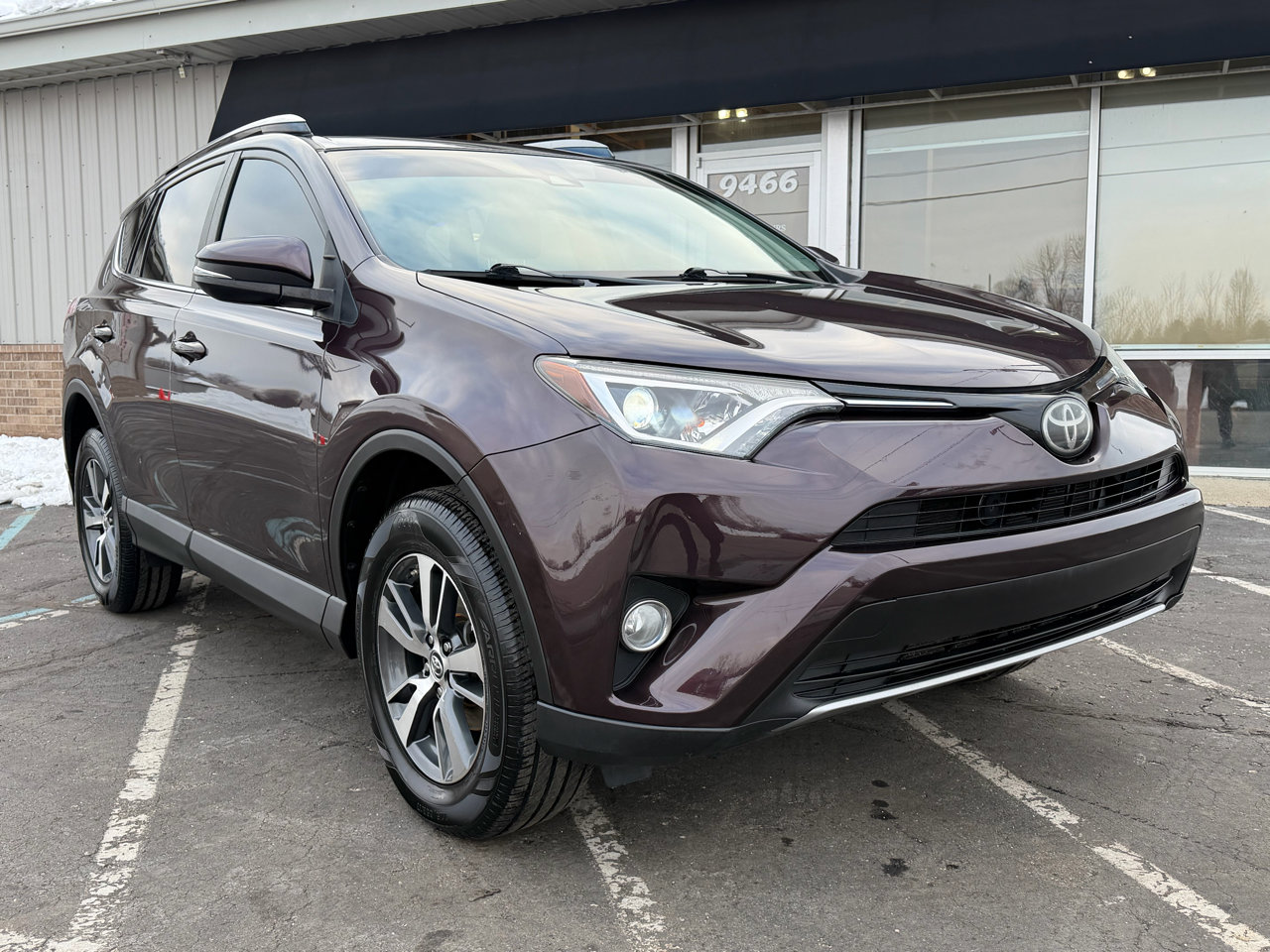 Used 2018 Toyota RAV4 XLE image 7