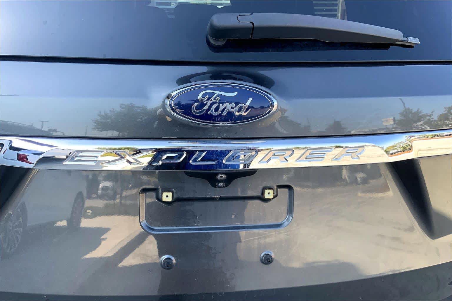 Used 2016 Ford Explorer Limited FWD image 33