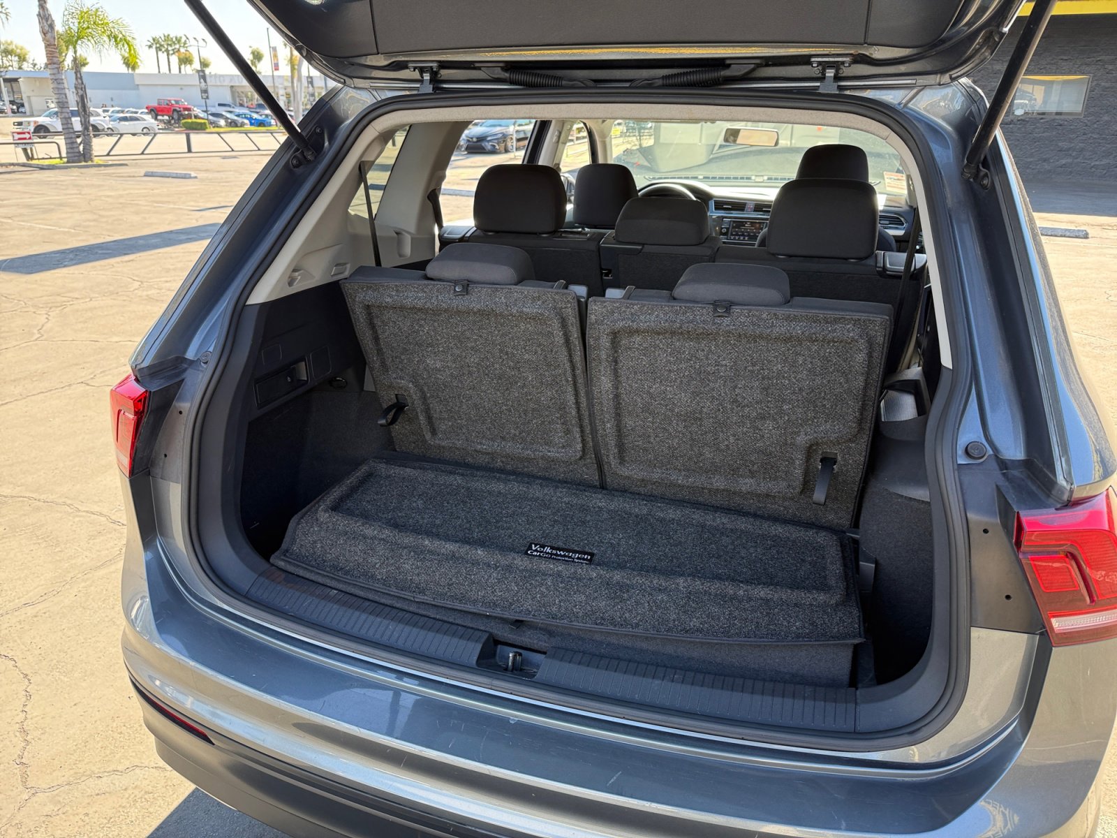 Used 2020 Volkswagen Tiguan S image 22