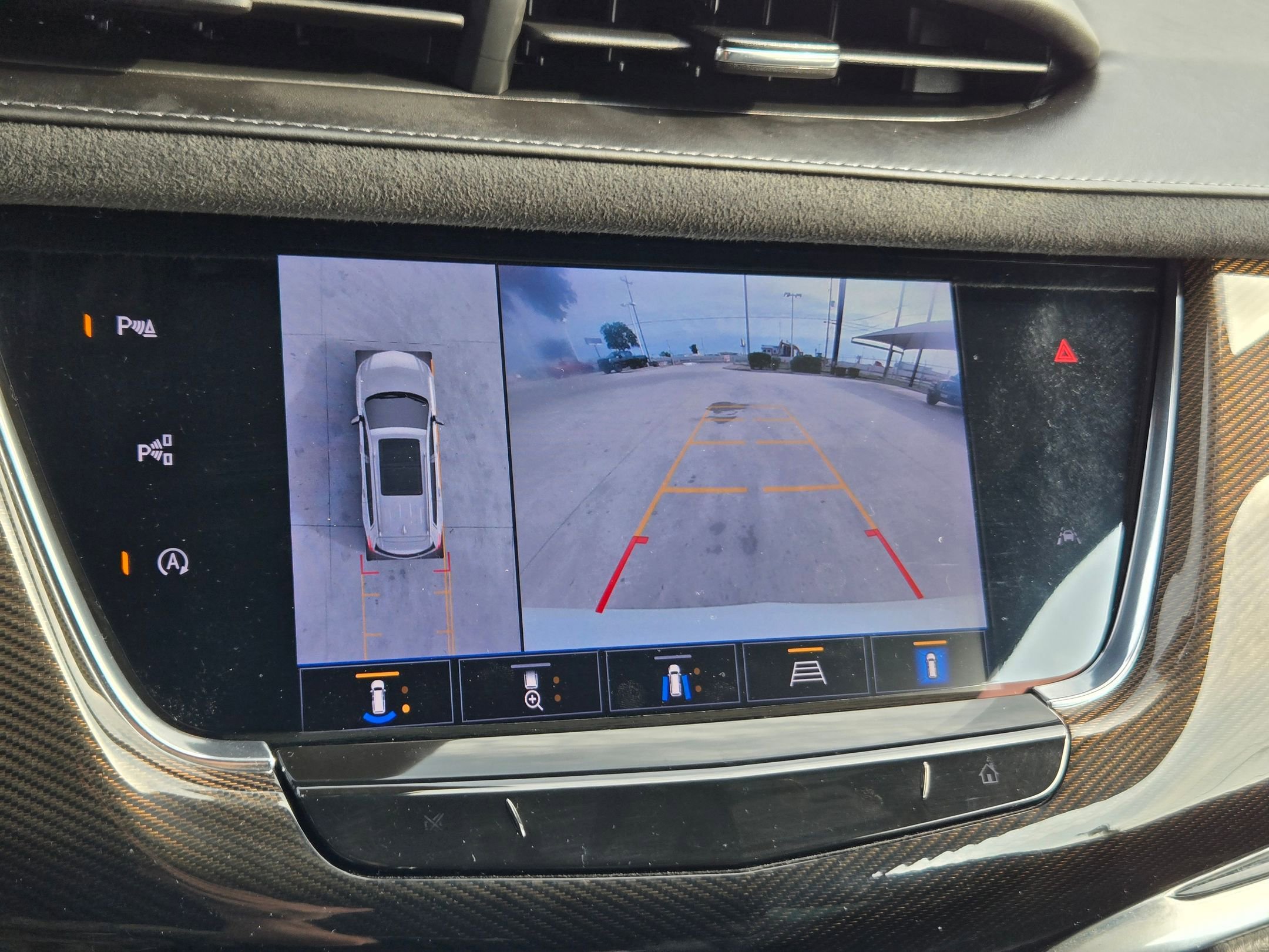 Certified 2023 Cadillac XT6 Sport w/ Platinum Package AWD/4WD image 15