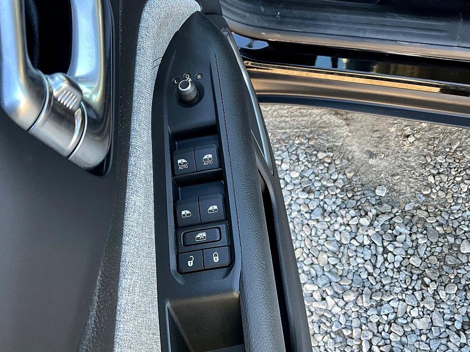 Used 2022 Jeep Compass Latitude image 13