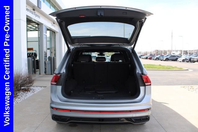 Used 2024 Volkswagen Tiguan SE R-Line image 9