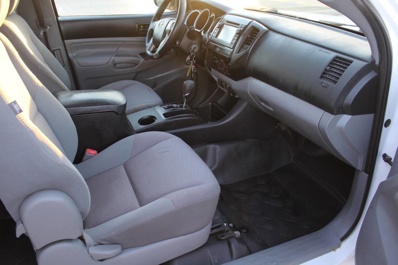 Used 2013 Toyota Tacoma 4x4 Access Cab w/ Convenience Pkg image 8