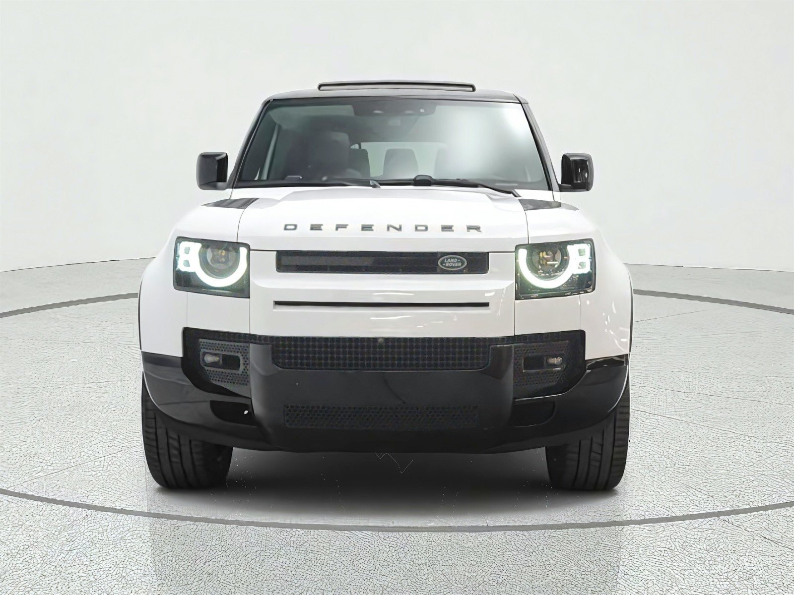 Used 2024 Land Rover Defender 130 X-Dynamic SE AWD/4WD image 2