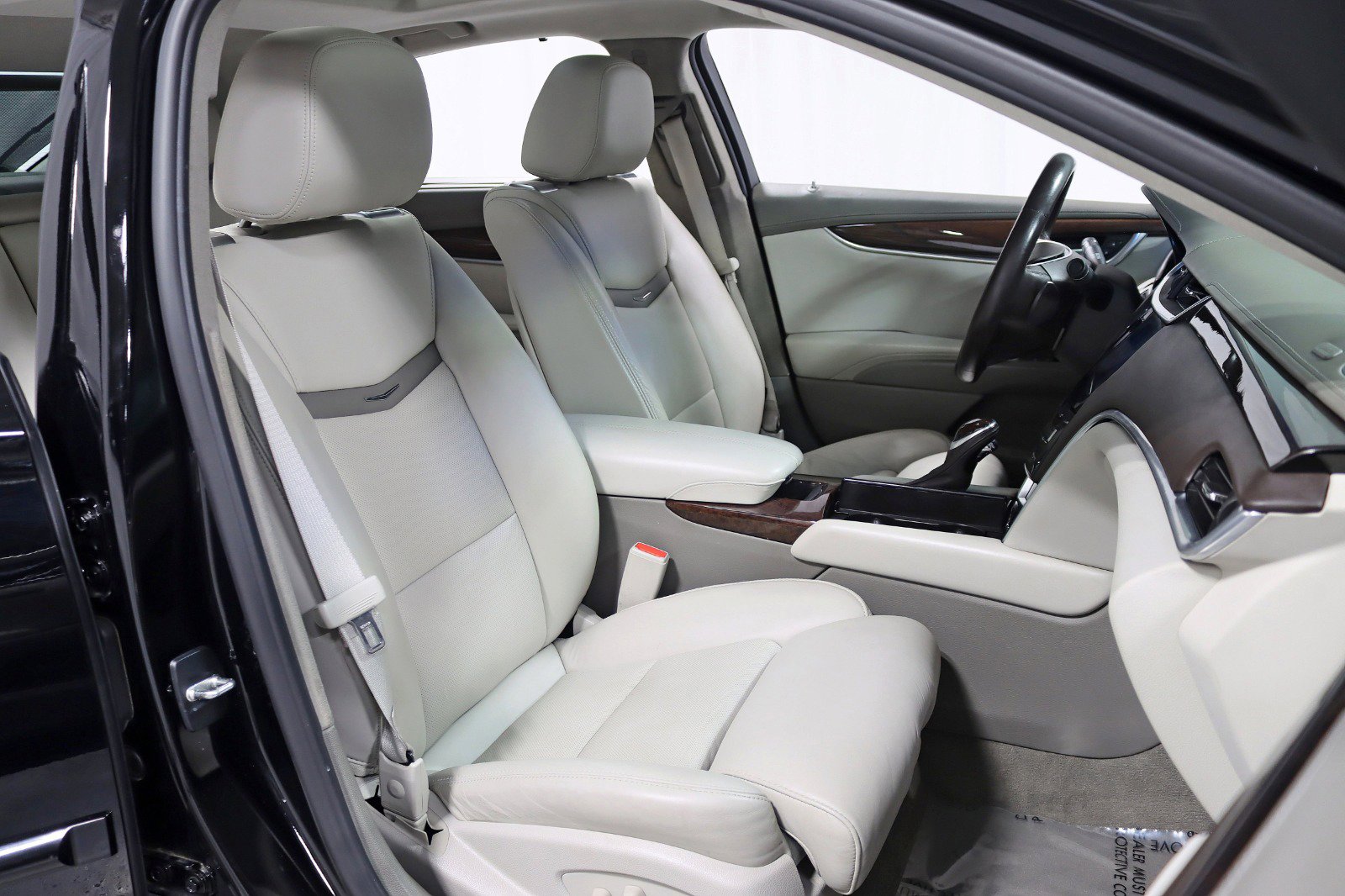 Used 2015 Cadillac XTS Platinum image 27