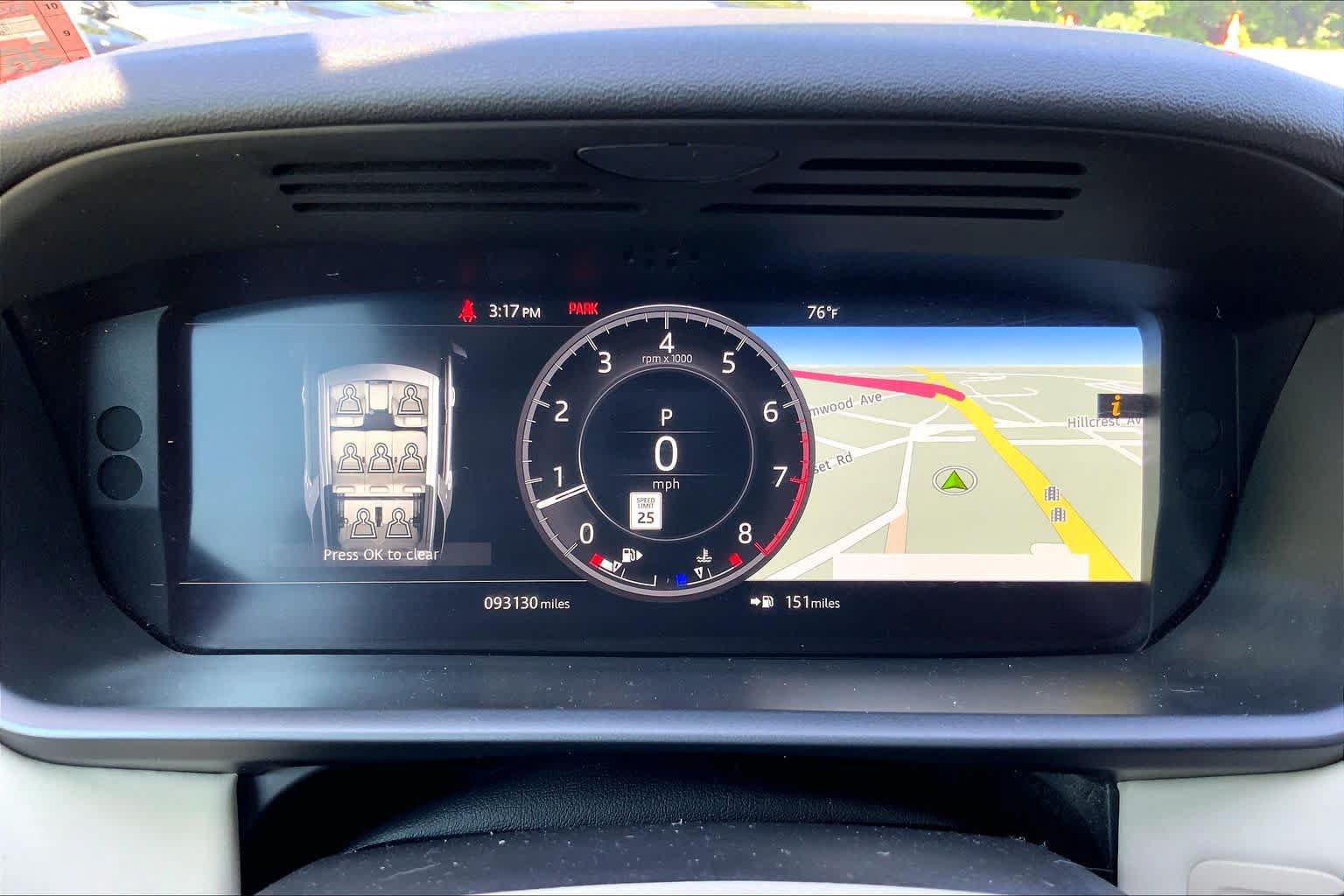Used 2018 Land Rover Discovery HSE AWD/4WD image 26