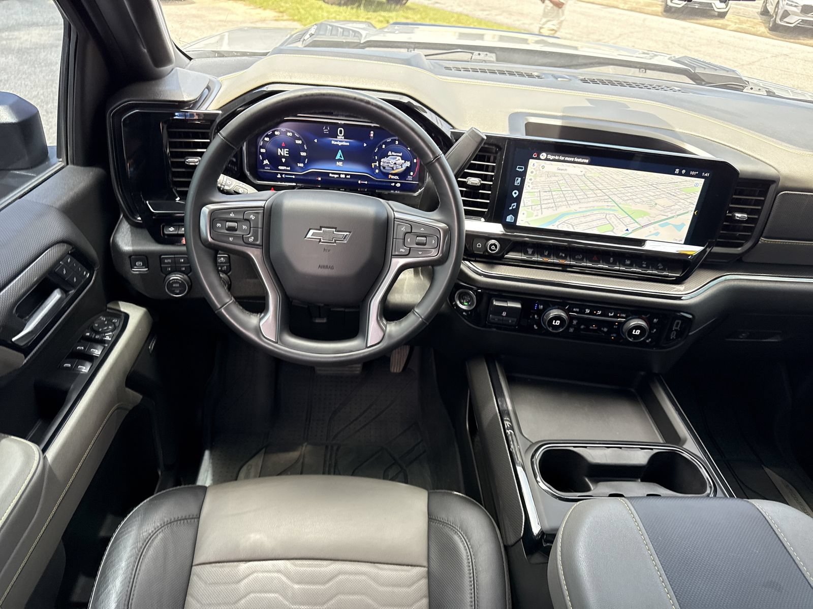 Used 2025 Chevrolet Silverado 2500 ZR2 w/ Technology Package AWD/4WD image 12