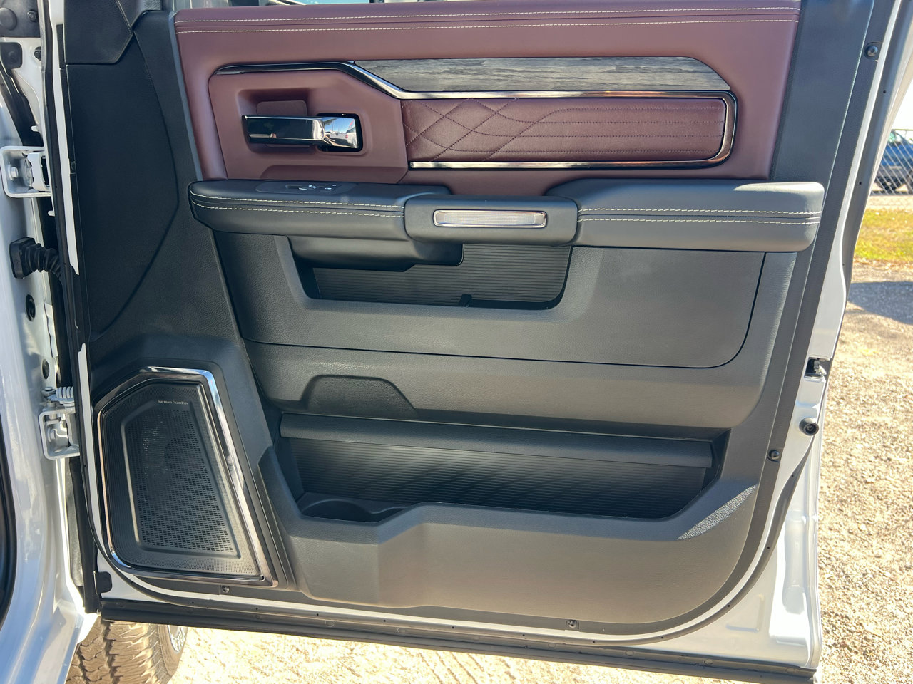 Used 2025 RAM 2500 Limited image 32