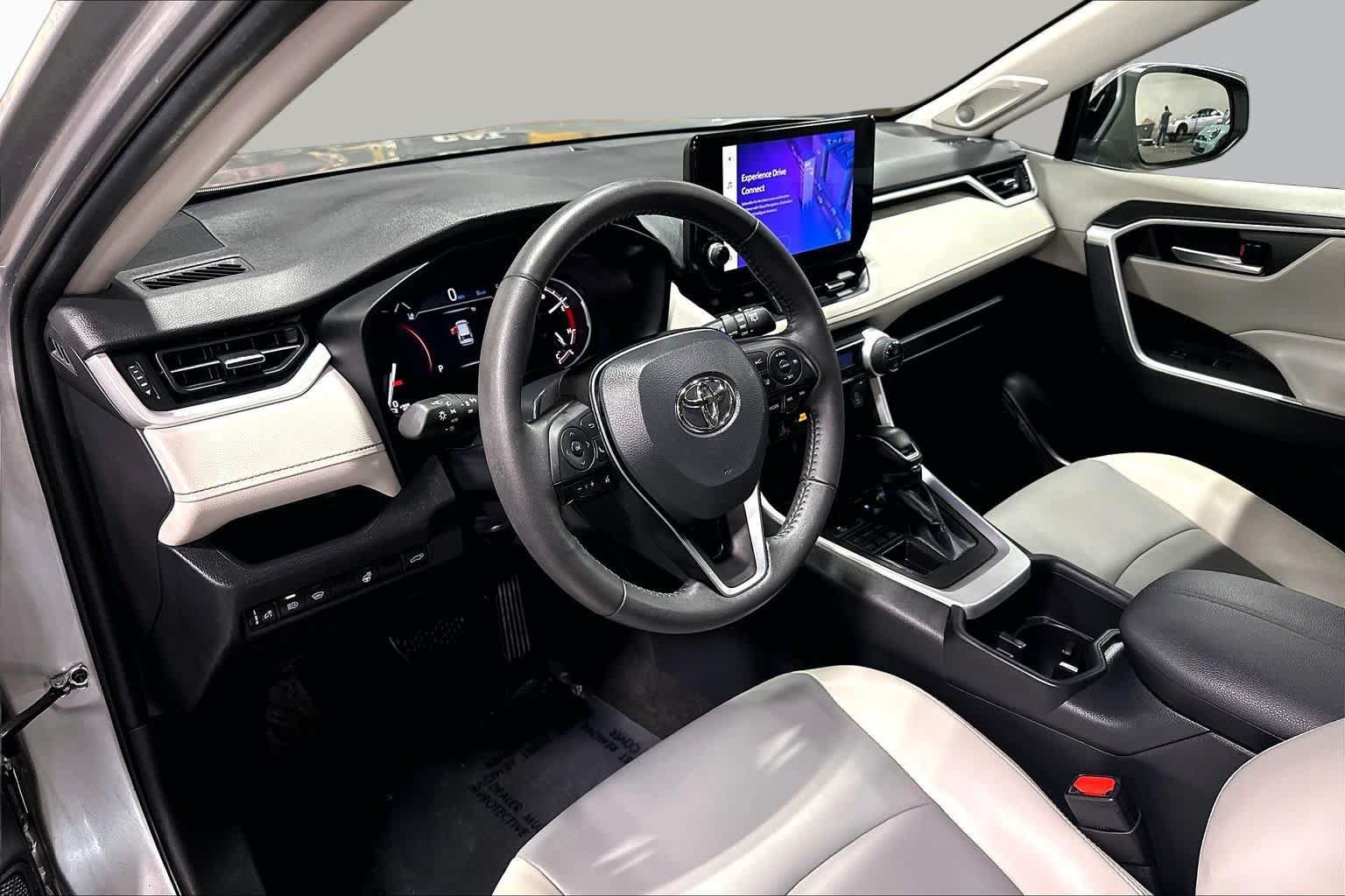 Used 2023 Toyota RAV4 XLE Premium AWD/4WD image 18