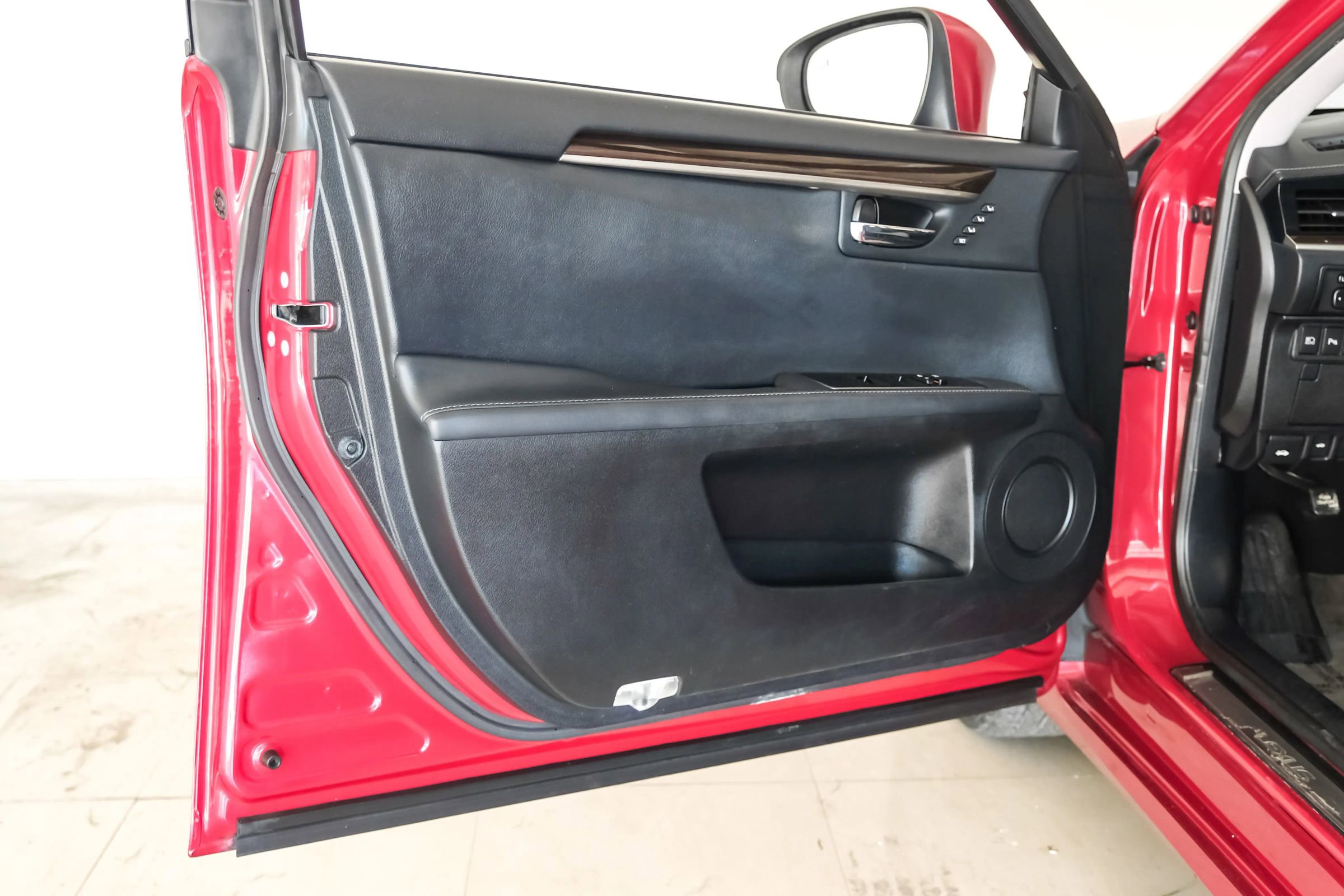 Used 2018 Lexus ES 300h w/ Luxury Package image 33