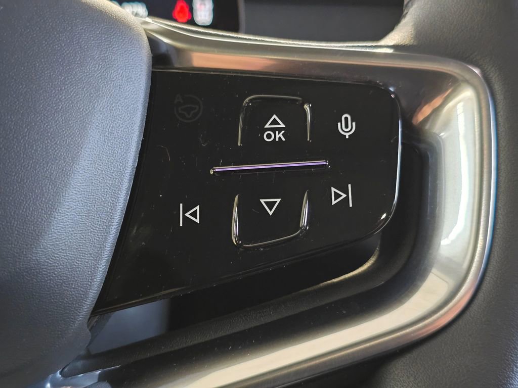 Certified 2025 Volvo EX90 Plus image 32