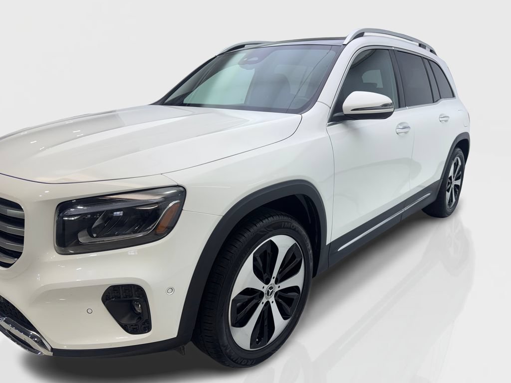 Used 2025 Mercedes-Benz GLB 250 4MATIC image 11