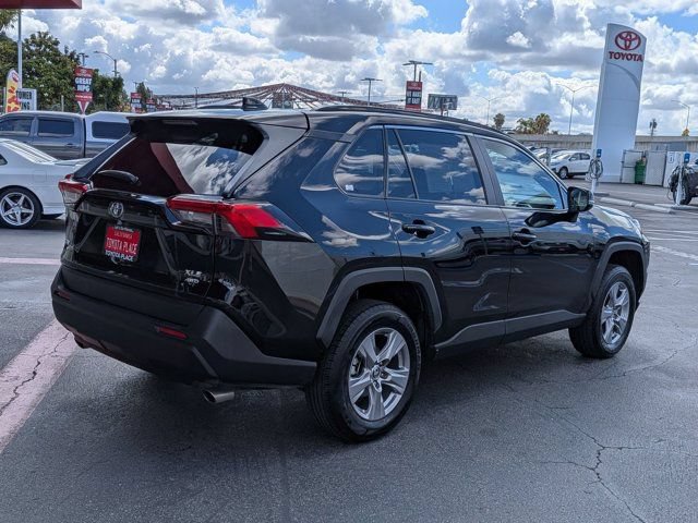 Used 2025 Toyota RAV4 XLE AWD/4WD image 8