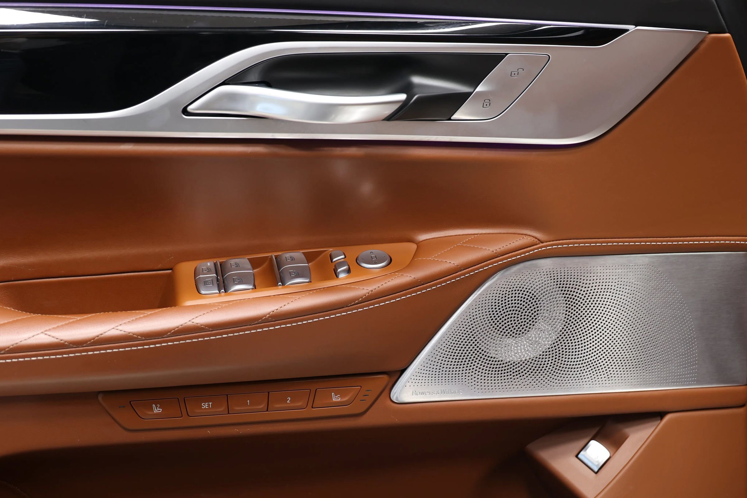 Used 2022 BMW M760i xDrive w/ Luxury Rear Seating Package image 10