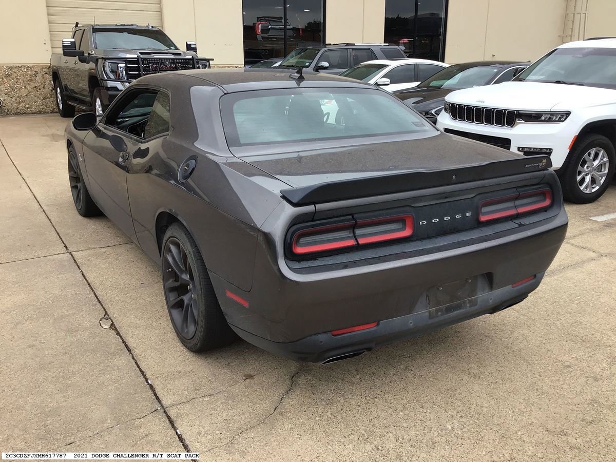 Used 2021 Dodge Challenger R/T Scat Pack RWD image 4