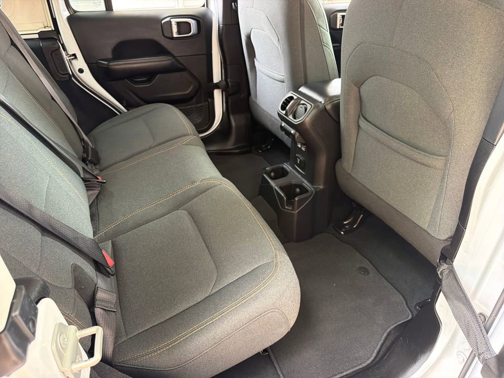 Used 2024 Jeep Wrangler Sahara image 33