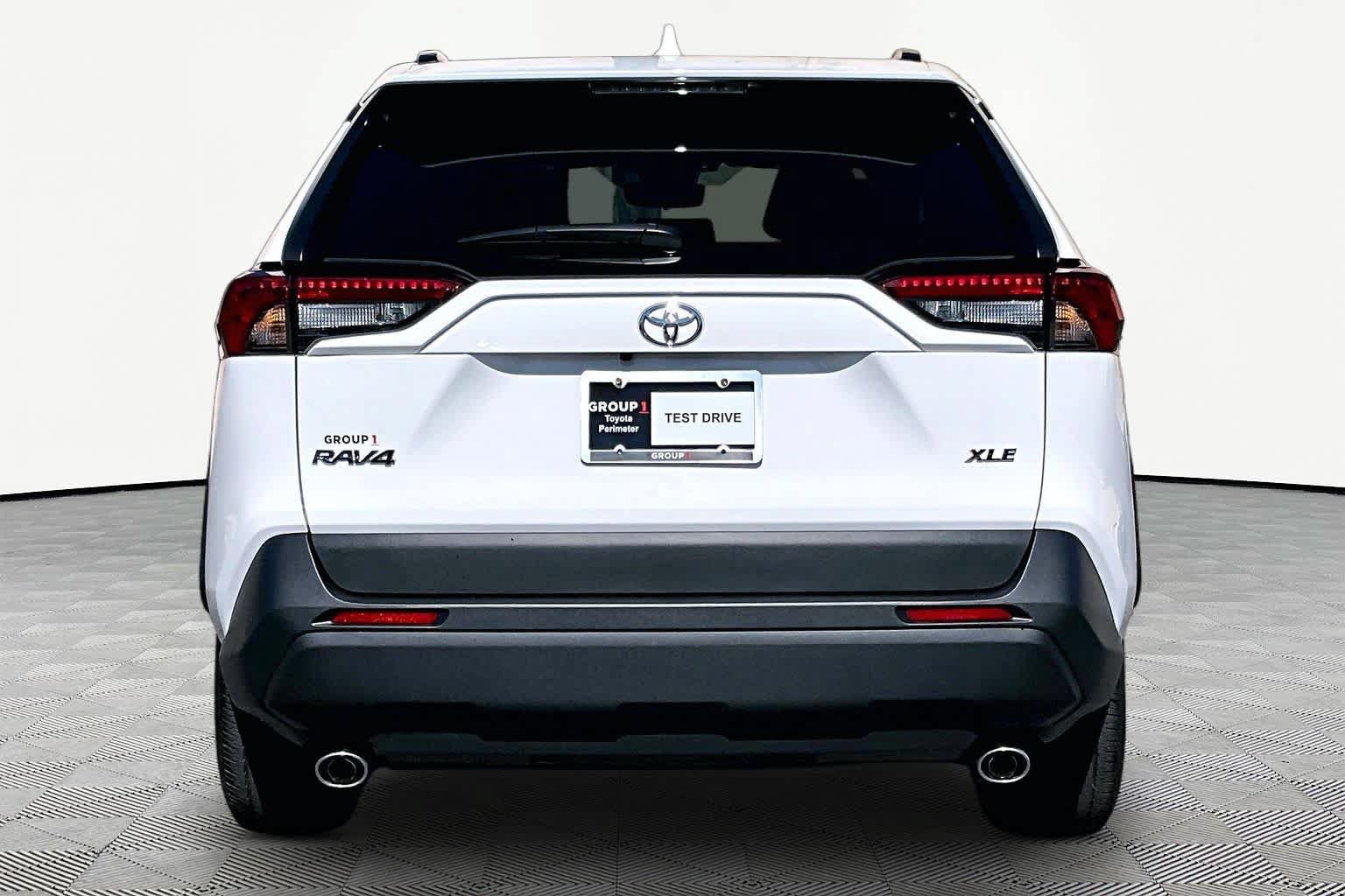 Used 2023 Toyota RAV4 XLE w/ Convenience Package FWD image 5