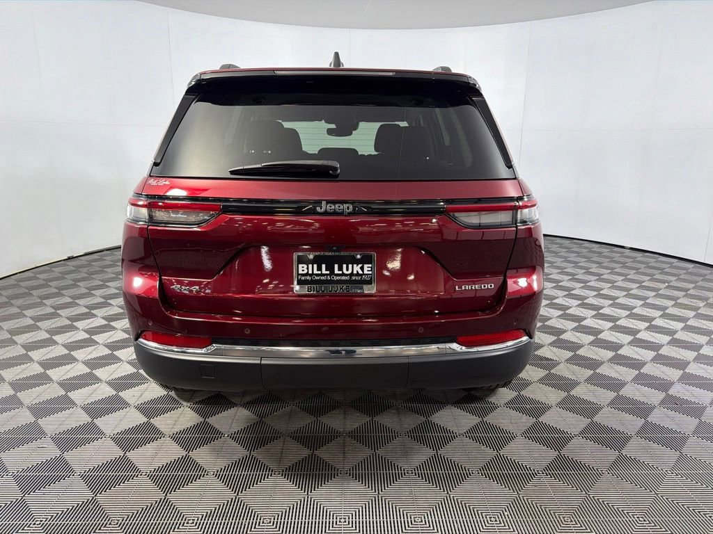 Certified 2023 Jeep Grand Cherokee Laredo w/ Luxury Tech Group I AWD/4WD image 8