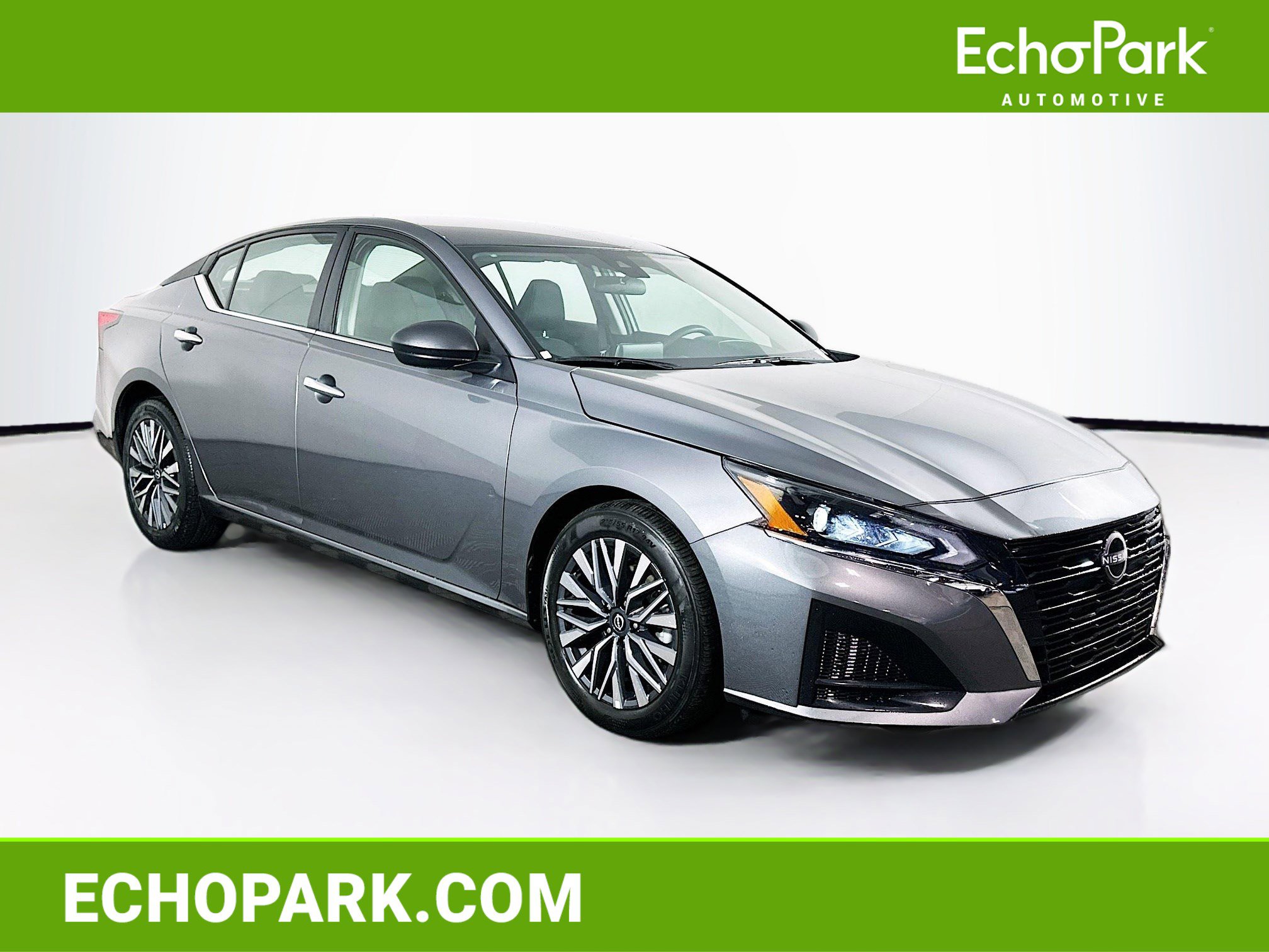 Used 2025 Nissan Altima 2.5 SV image 1