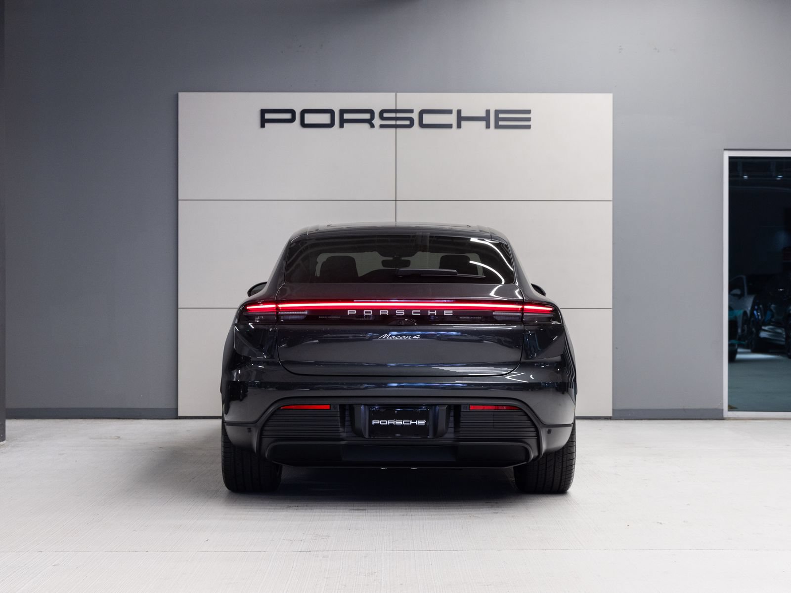 Certified 2026 Porsche Macan 4 Electric AWD/4WD image 6