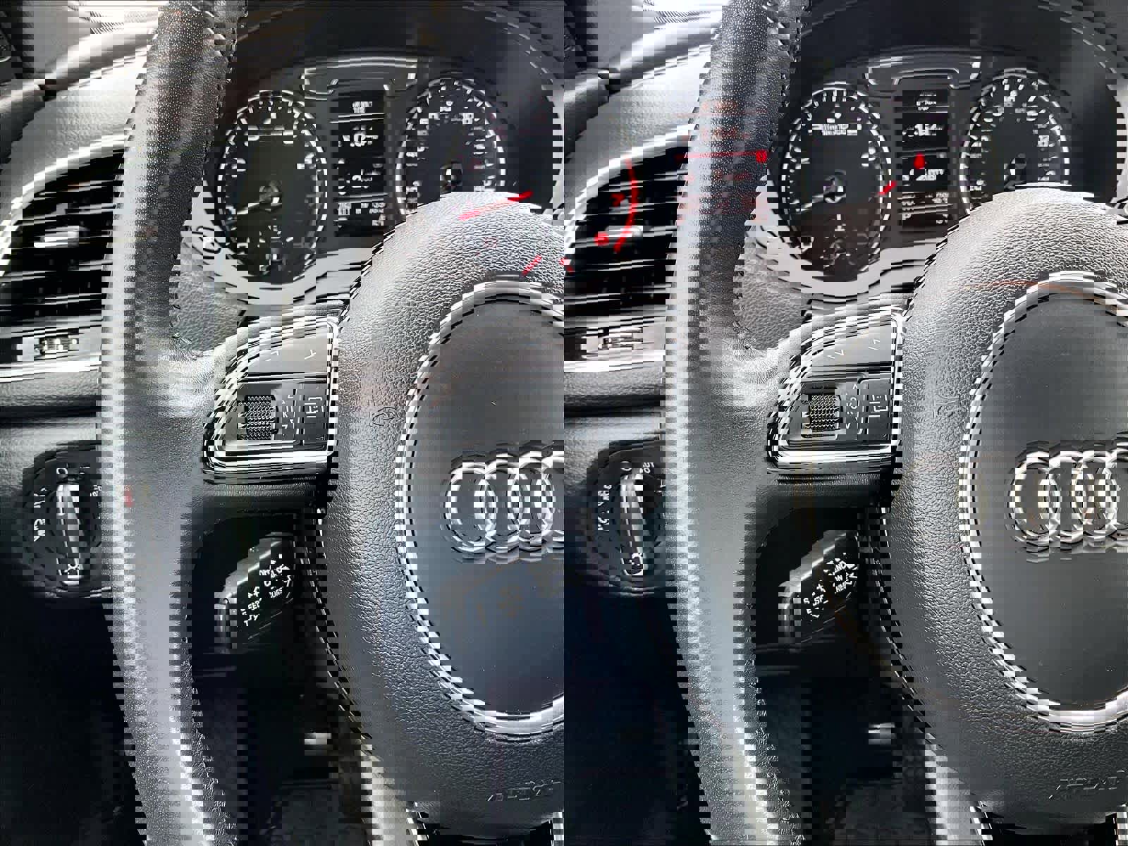 Used 2018 Audi Q3 2.0T Premium image 23