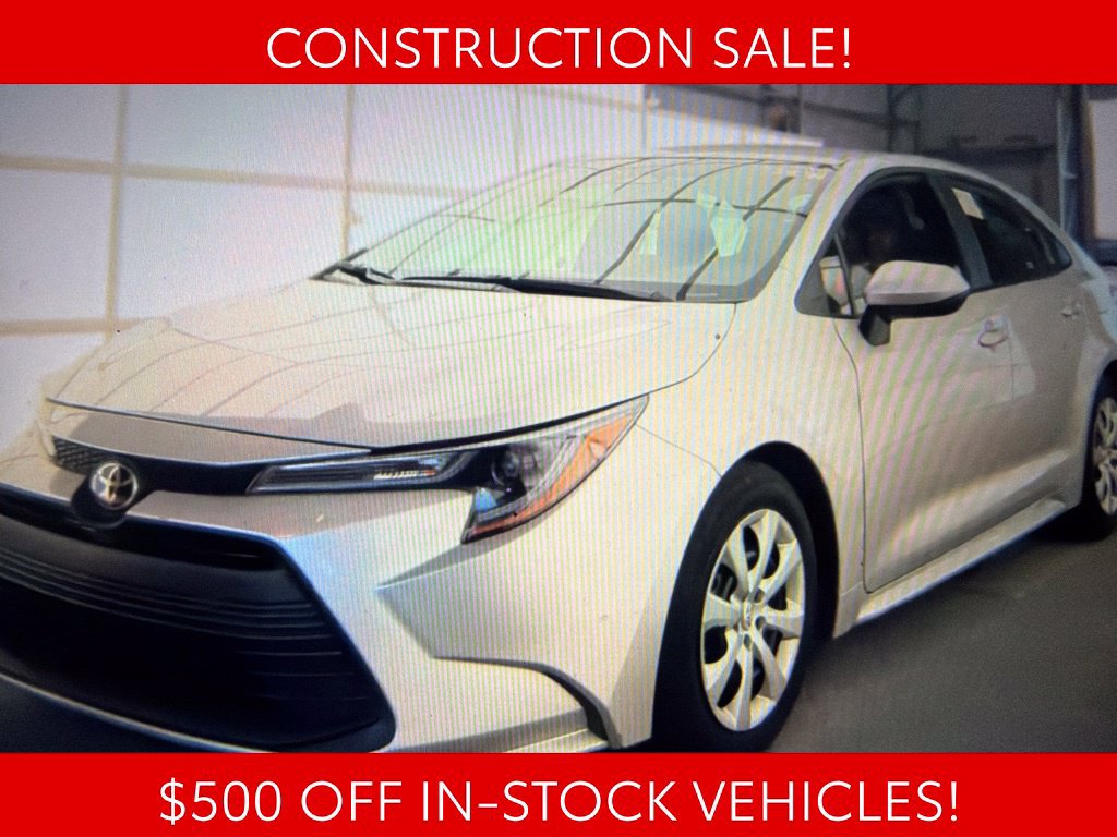 Used 2025 Toyota Corolla LE FWD image 1