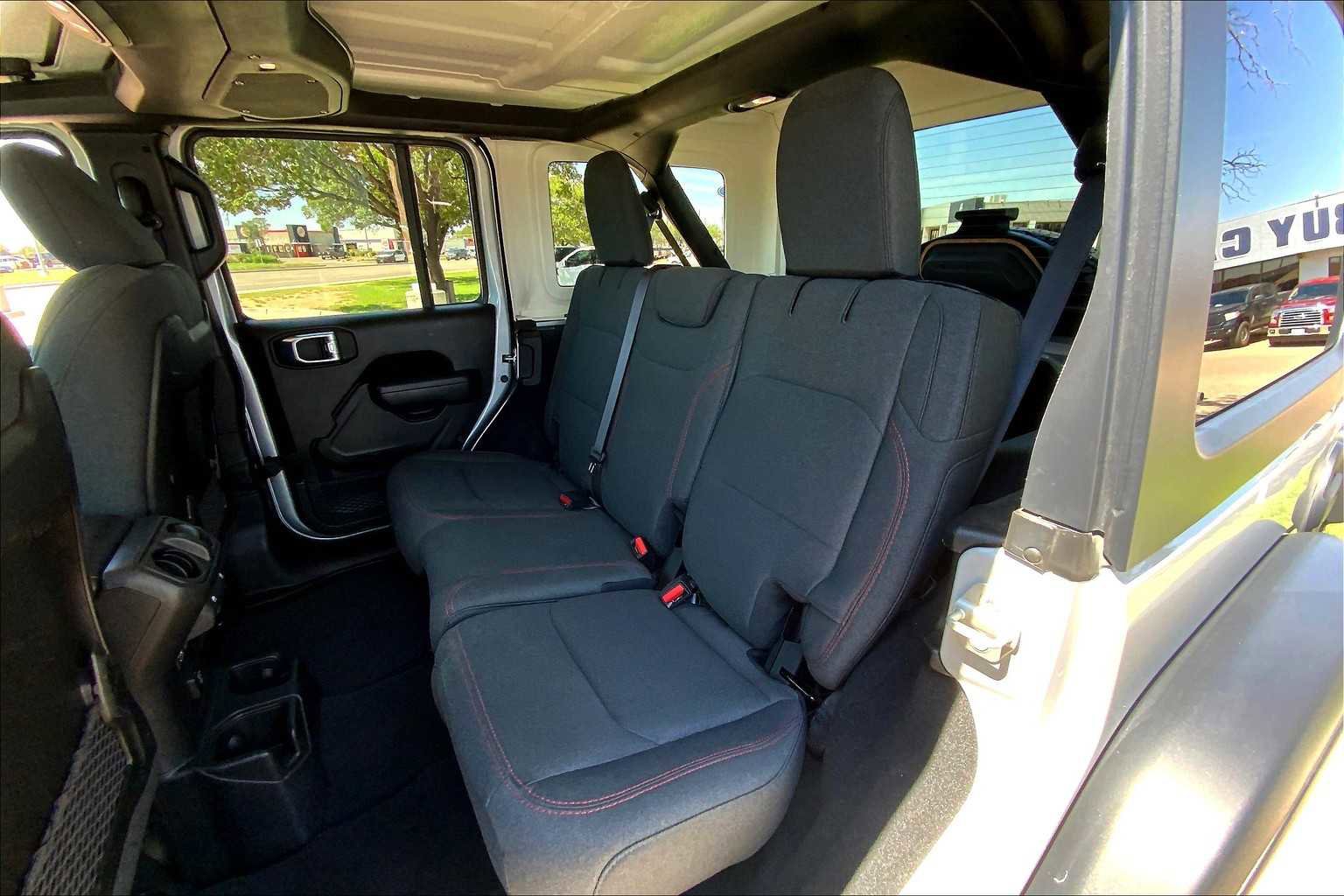 Used 2024 Jeep Wrangler Unlimited Rubicon image 39