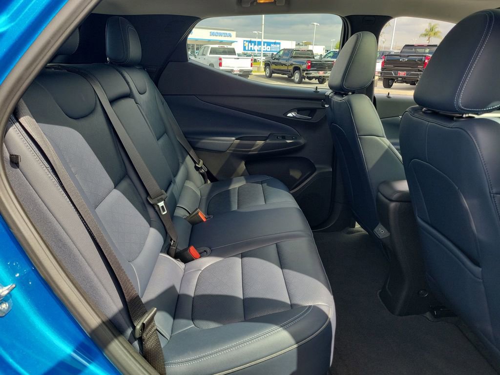 Used 2022 Chevrolet Bolt EUV Premier w/ Sun & Sound Package FWD image 28