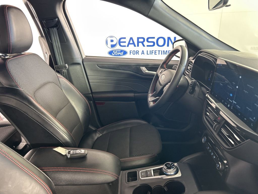 Used 2024 Ford Escape ST-Line w/ Tech Pack #1 AWD/4WD image 29