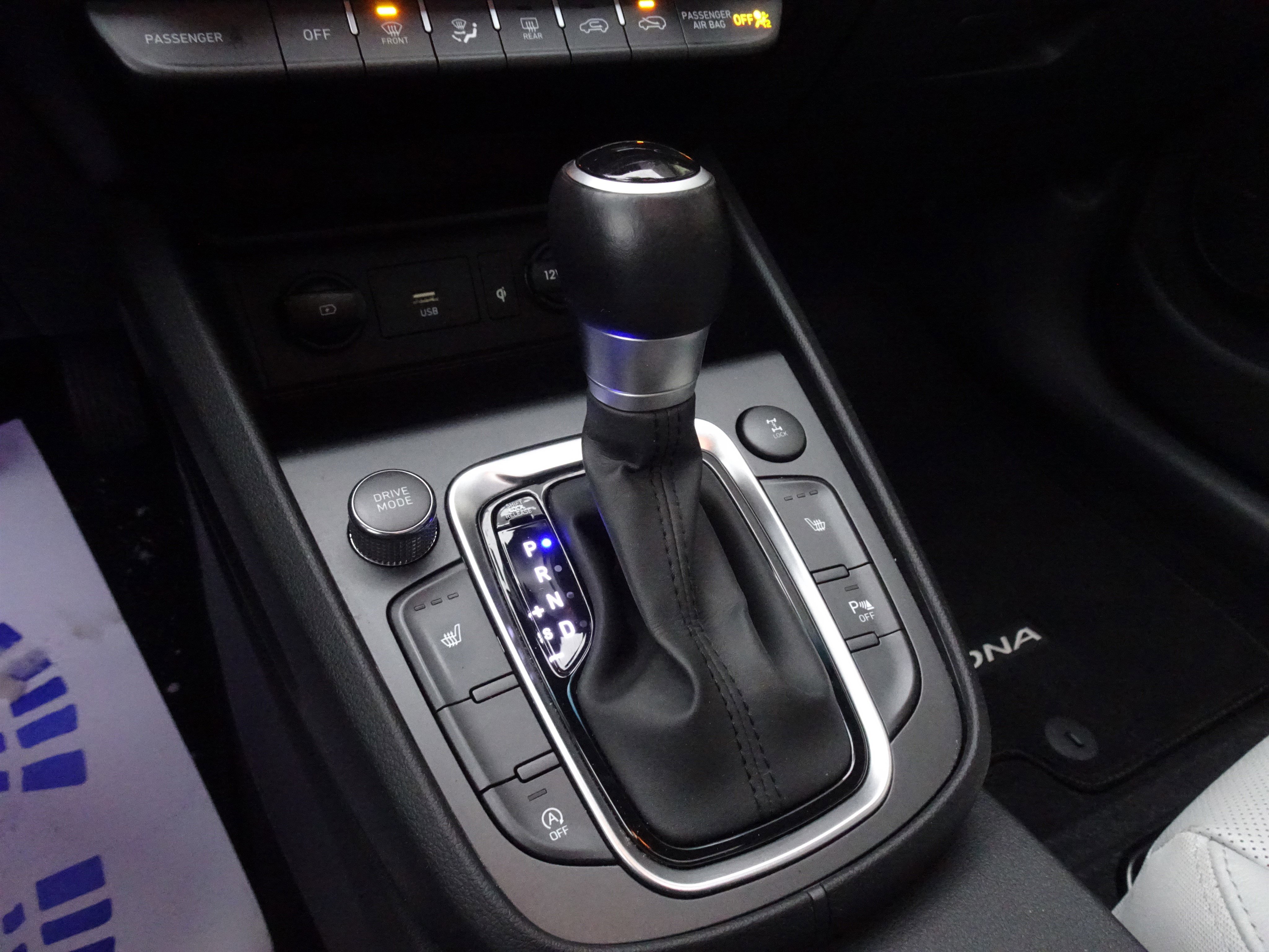 Used 2022 Hyundai Kona Limited image 17