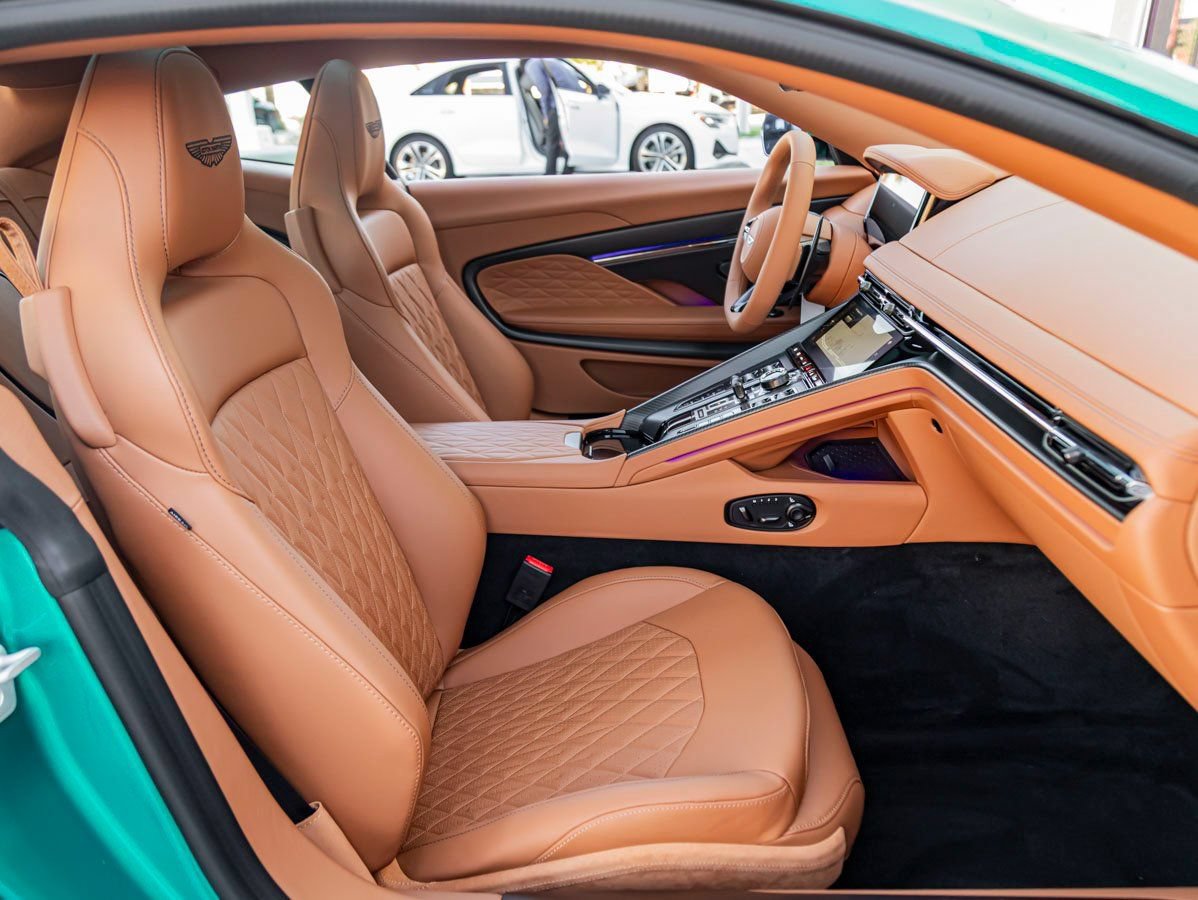 Used 2026 Aston Martin DB12 Coupe RWD image 21