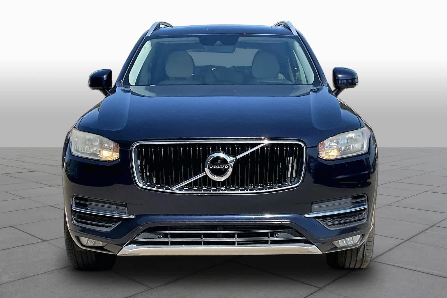 Used 2016 Volvo XC90 T6 Momentum w/ Convenience Package AWD/4WD image 4