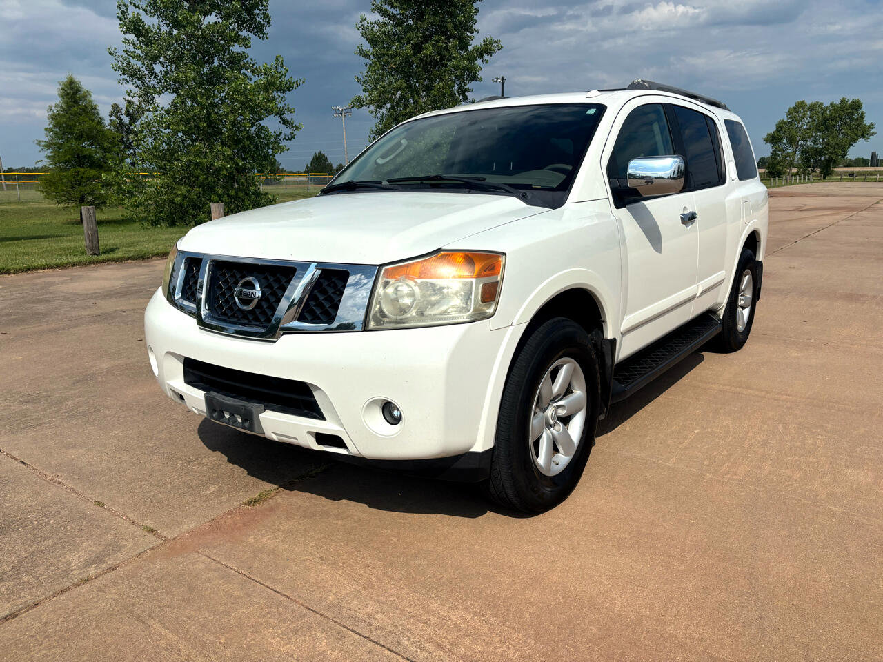 Used 2011 Nissan Armada SV image 3