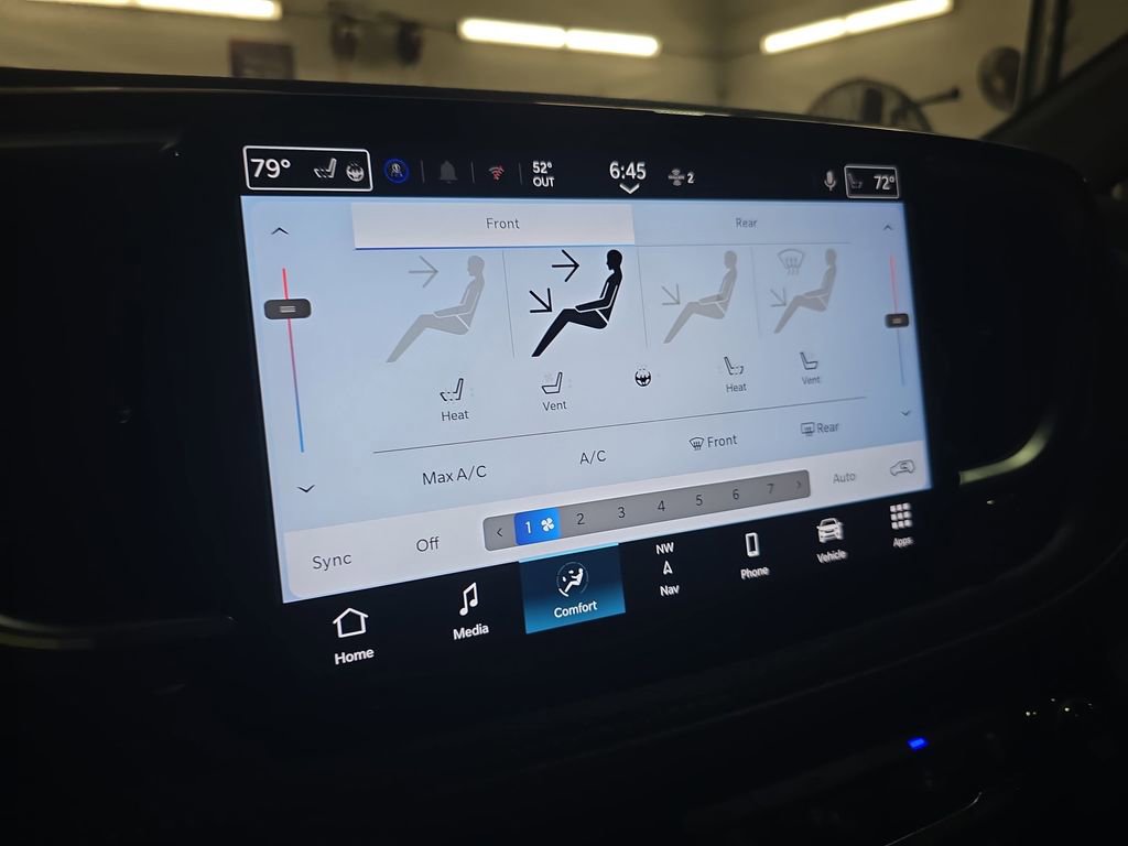 New 2026 Chrysler Pacifica Pinnacle FWD image 23