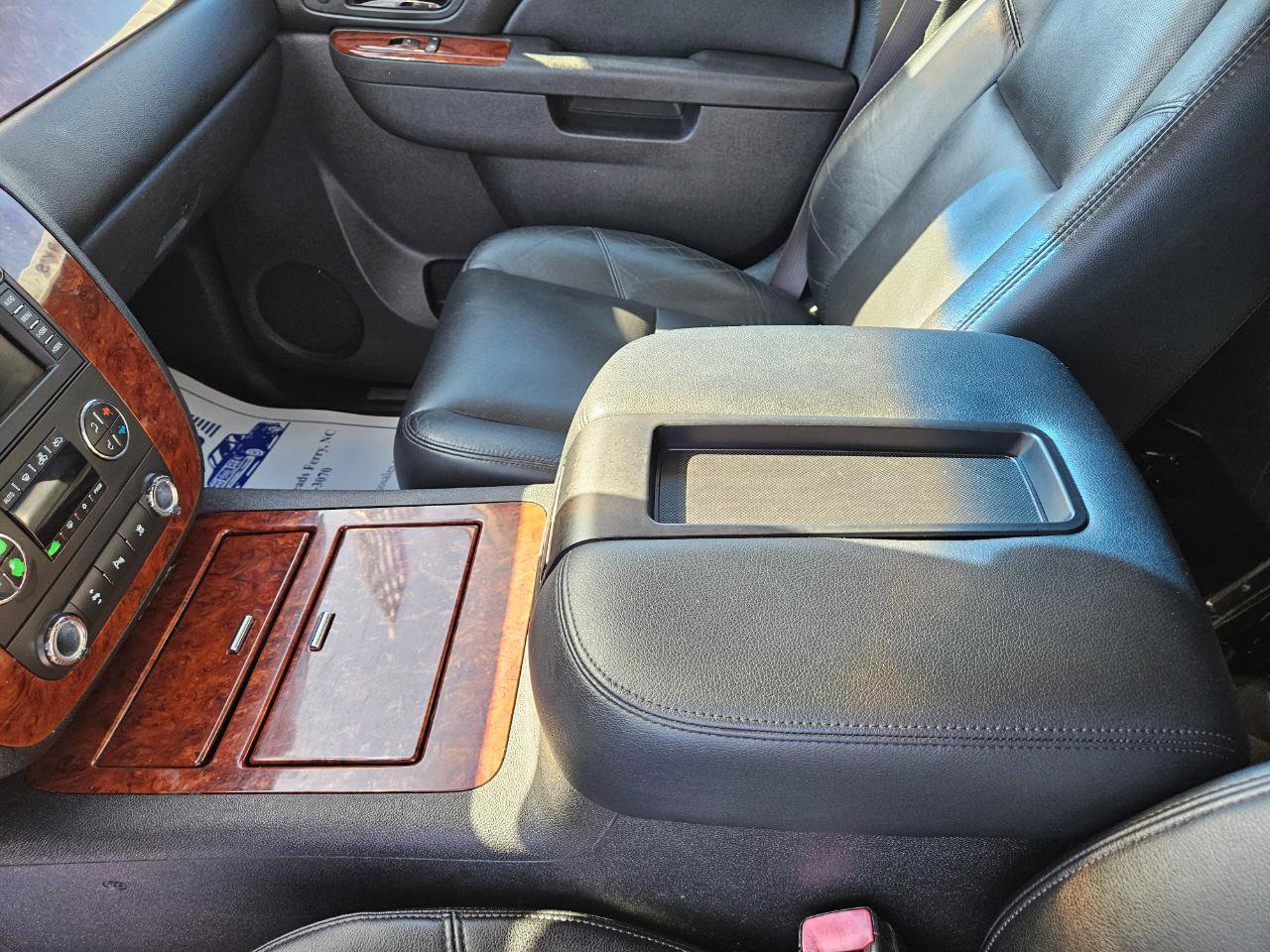 Used 2011 Chevrolet Avalanche LTZ image 13