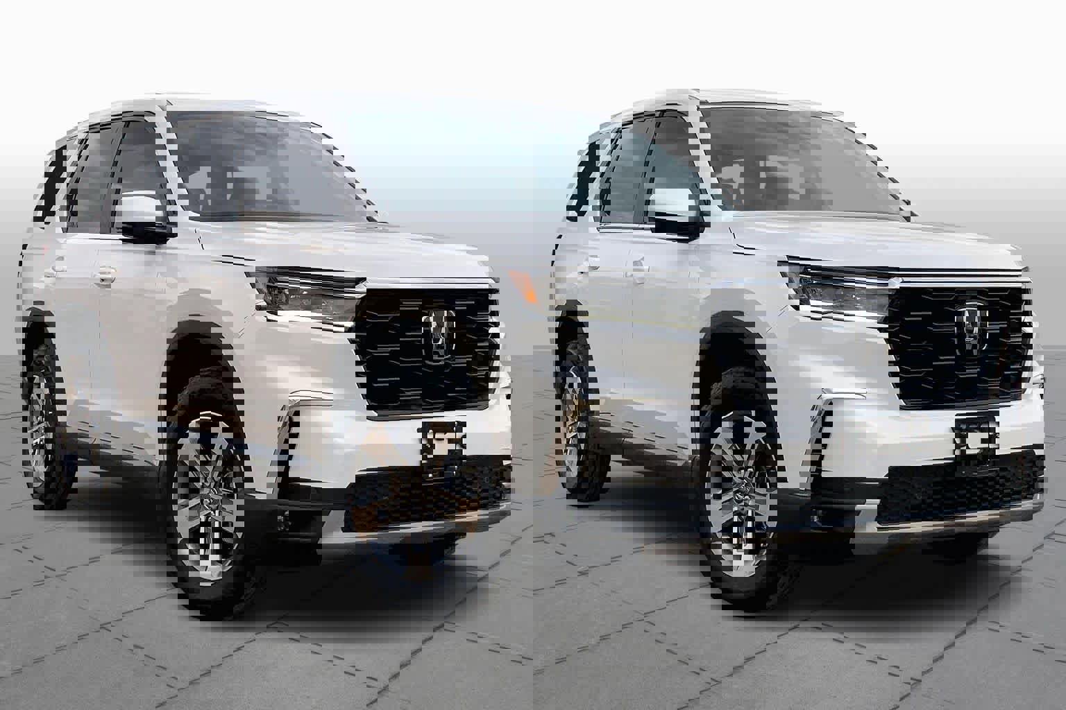 Used 2025 Honda Pilot EX-L image 3