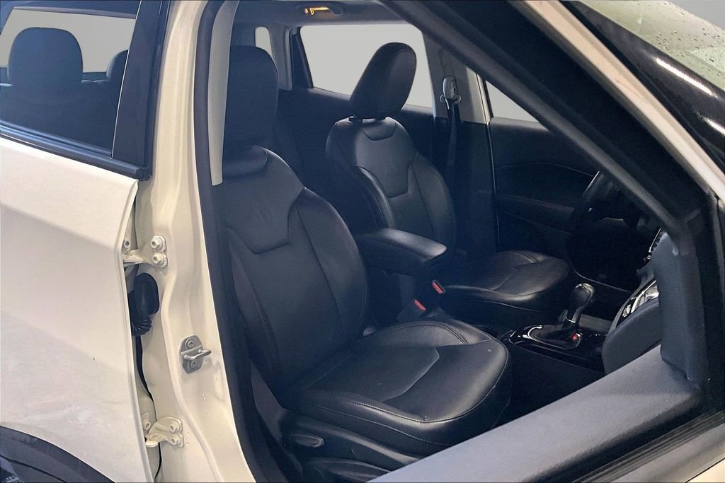 Used 2019 Jeep Compass Limited image 28