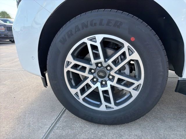 New 2025 Ford Expedition Active image 9