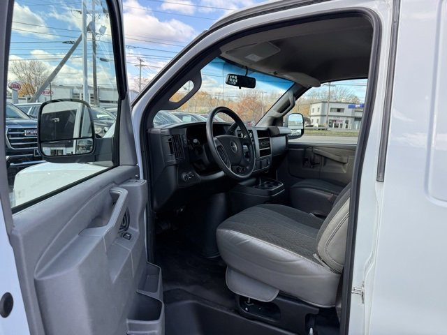 Used 2023 GMC Savana 2500 w/ Driver Convenience Package image 16