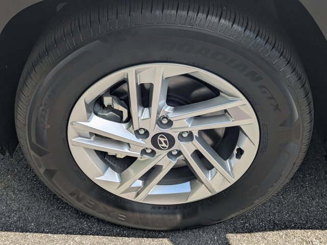 Used 2025 Hyundai Tucson SE image 11