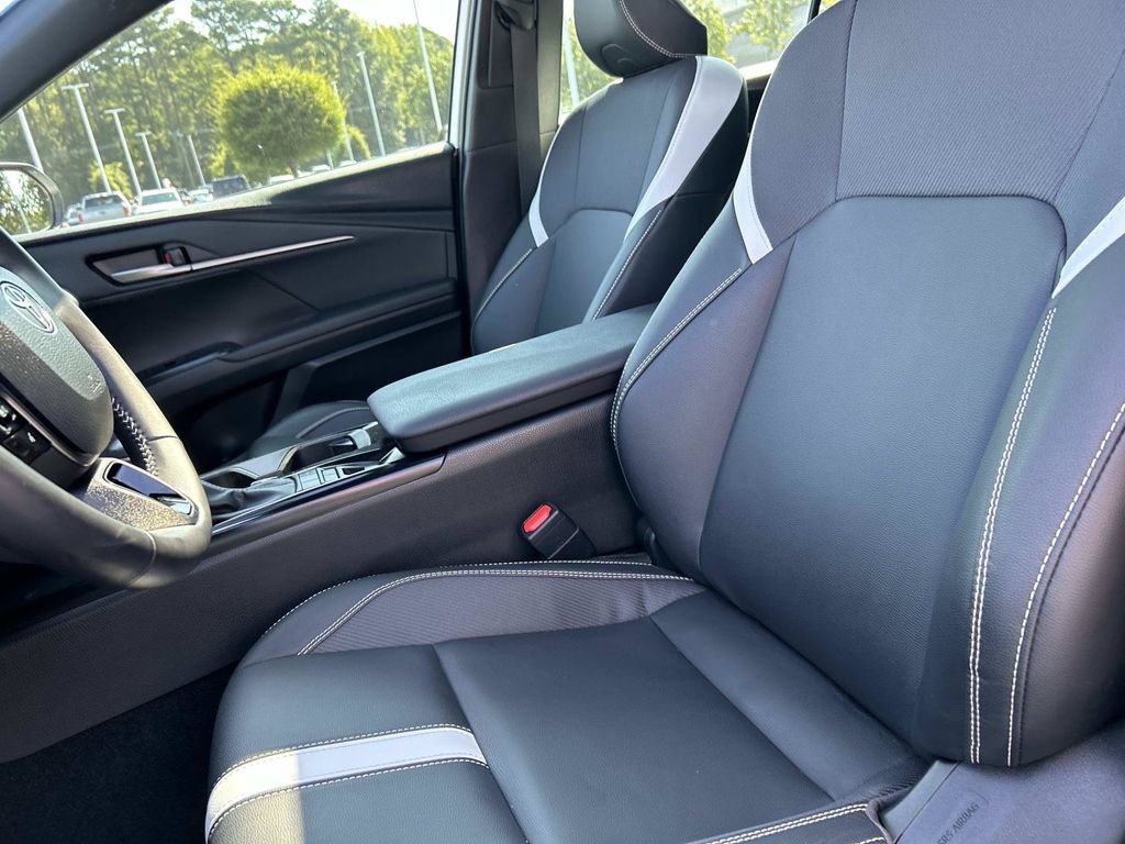 Used 2025 Toyota Camry SE w/ Multimedia Upgrade Package FWD image 25