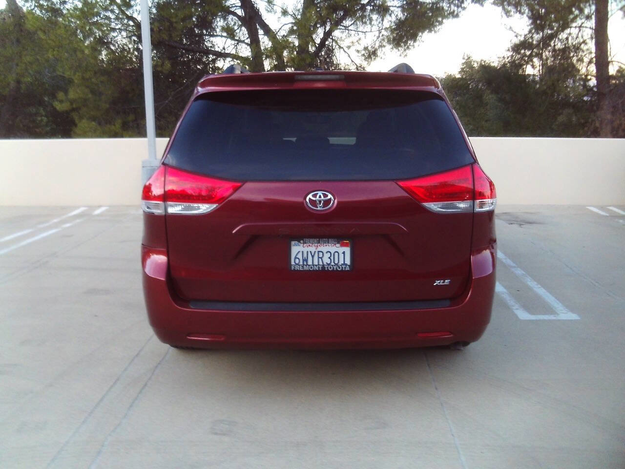 Used 2012 Toyota Sienna XLE image 12