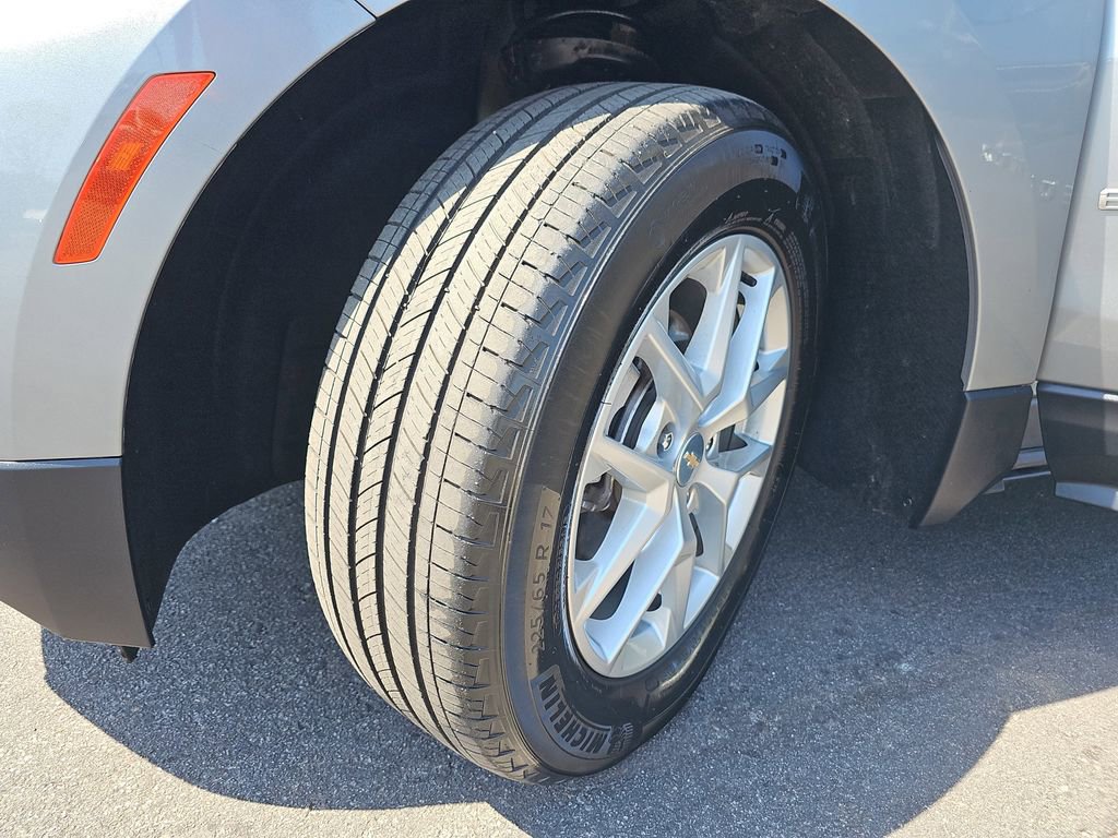 Used 2023 Chevrolet Equinox LT image 34